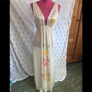 Vintage cream colored night gown LOWEST PRICE!